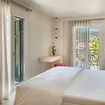 Ionian Plaza & 4*
