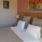 Ionian Plaza & ホテル
