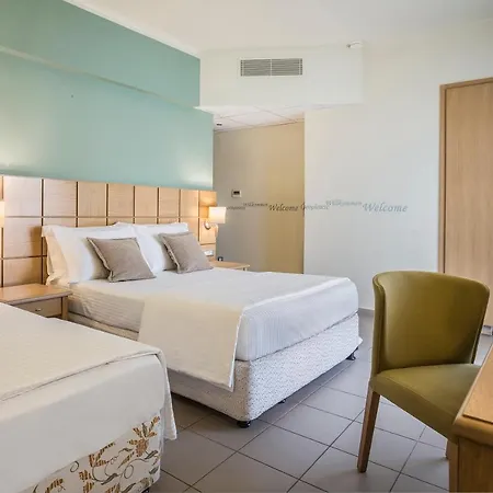 Hotel Ionian Plaza & 4*