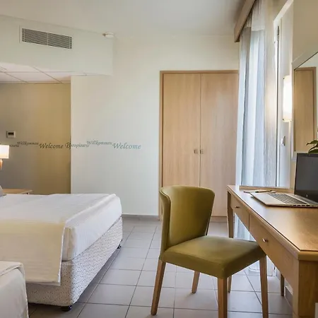 Ionian Plaza & Hotel Argostoli (Kefalonia)