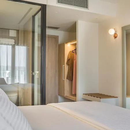 Hotel Ionian Plaza & 4*