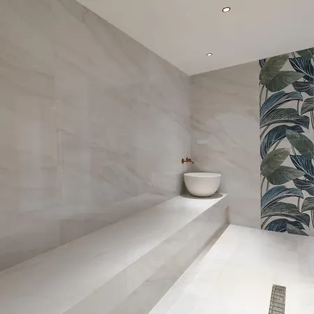 Ionian Plaza & Hotel 4*