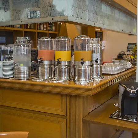 Hotel Ionian Plaza &