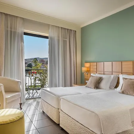 Ionian Plaza & Szálloda 4*