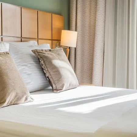 Hotel Ionian Plaza &