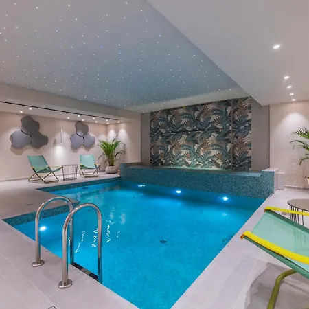 Ionian Plaza & Szálloda 4*