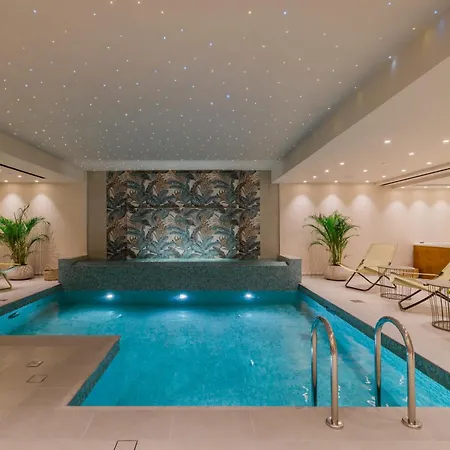 Szálloda Ionian Plaza & 4*