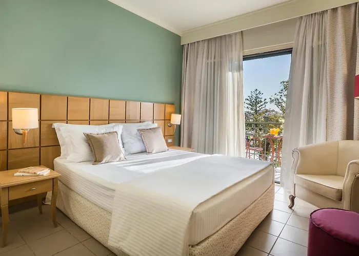 Ionian Plaza & Ξενοδοχείο Αργοστόλι