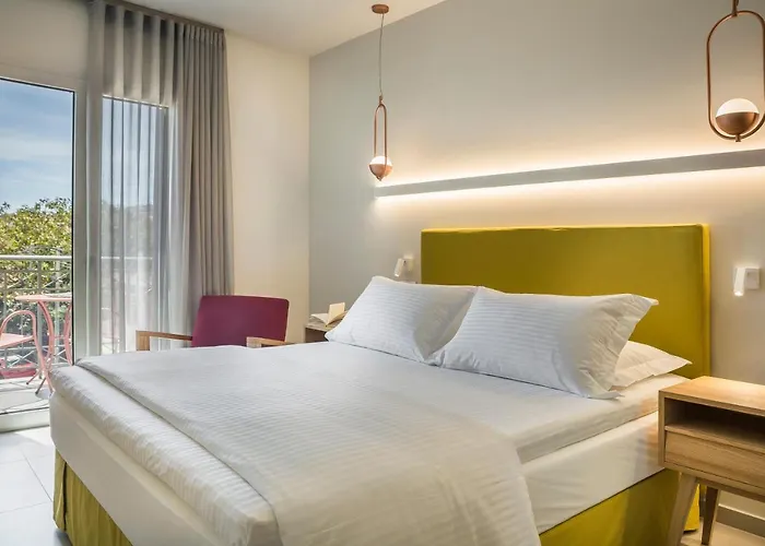 Ξενοδοχείο Ionian Plaza &