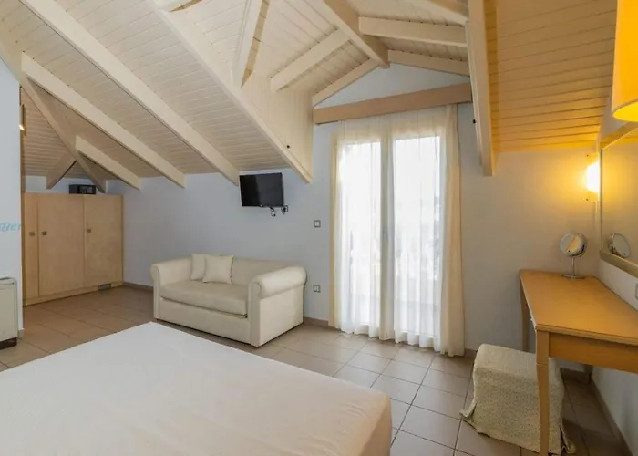 Ξενοδοχείο Ionian Plaza & 4*