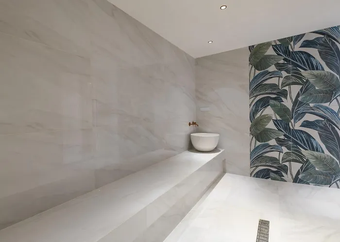 Ionian Plaza & Ξενοδοχείο 4*