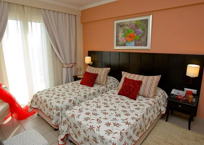 Ionian Plaza & Ξενοδοχείο 4*