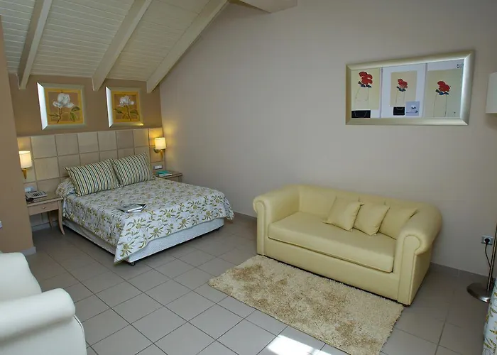 Ionian Plaza & Ξενοδοχείο