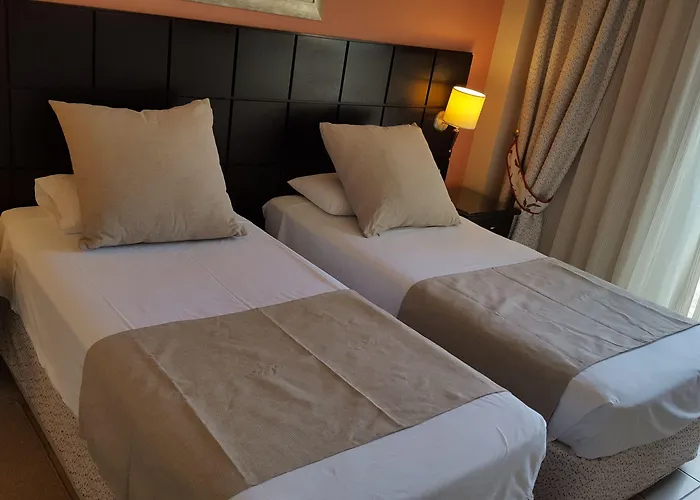 Ξενοδοχείο Ionian Plaza &