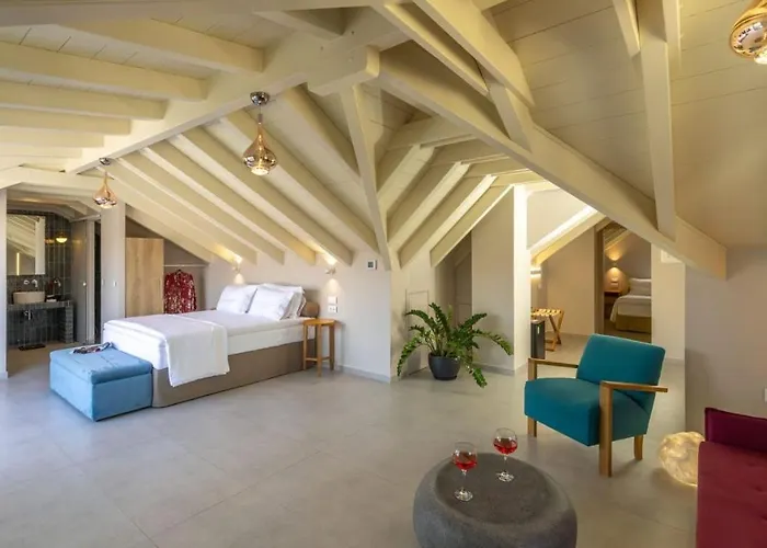 Ionian Plaza & Hotel