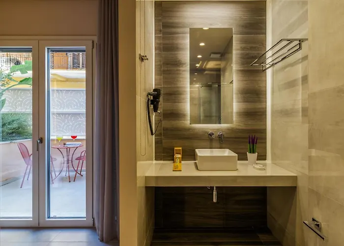 Hotel Ionian Plaza &